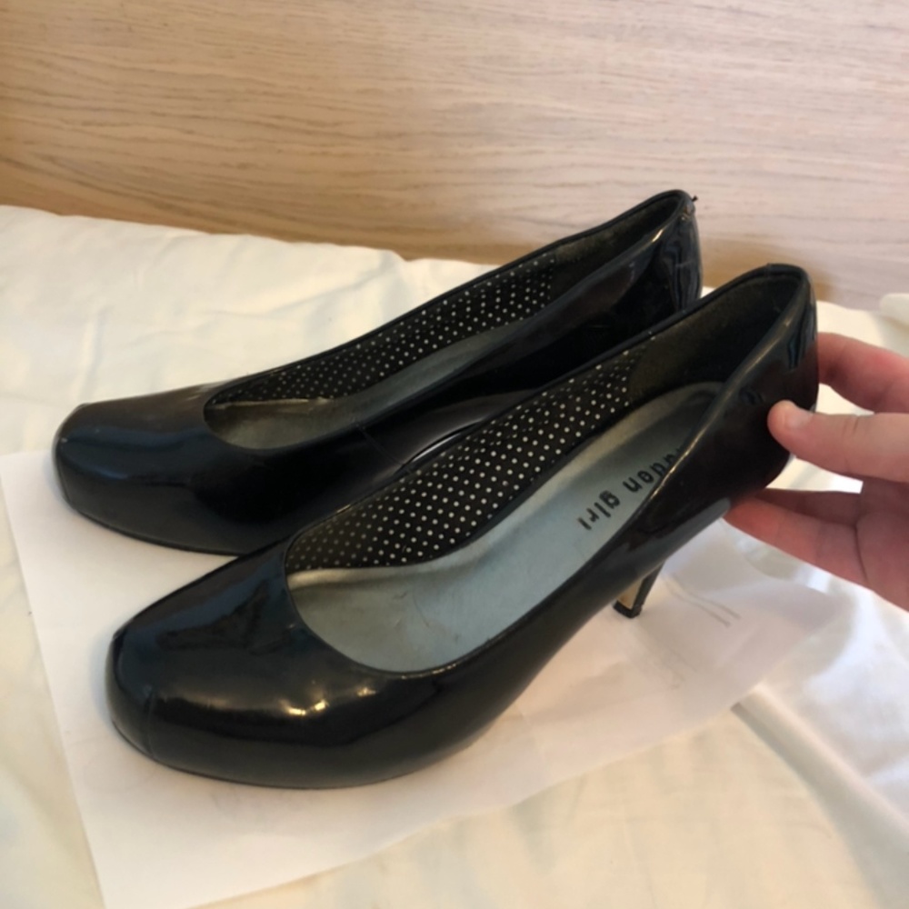 Black Patent Leather Simple Pumps